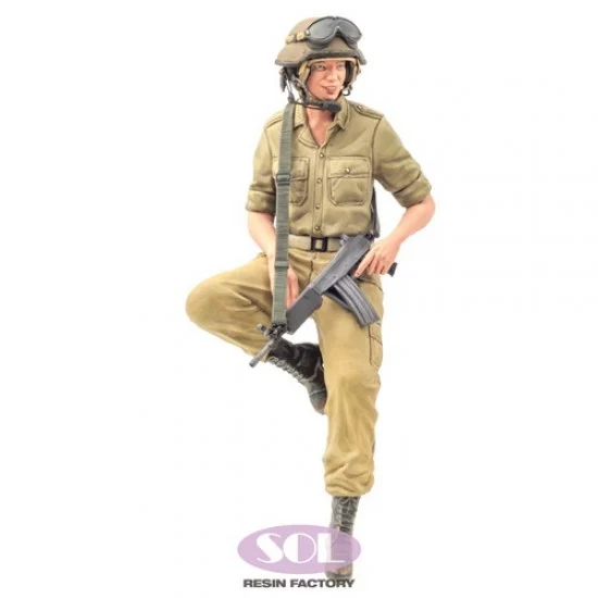 SOL Resin Factory MM829 1/16 IDF Female Tanker with a CVC - Model Figures