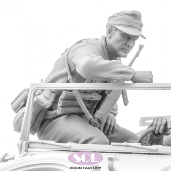 SOL Resin Factory MM840 1/16 Rider for WWII German Kubelwagen - Model Figures