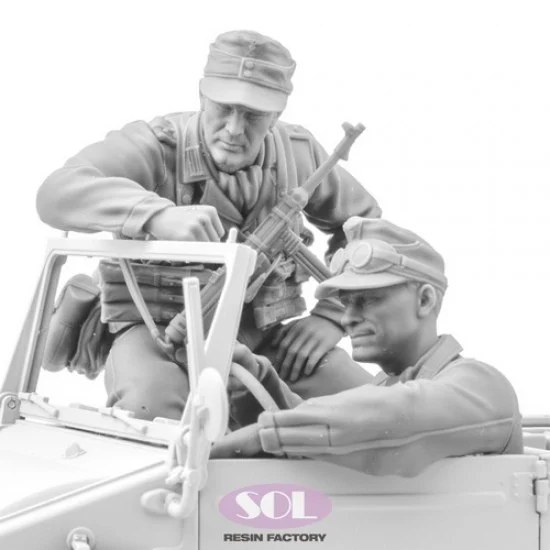SOL Resin Factory MM841 1/16 Crew for WWII German Kubelwagen - Model Figures