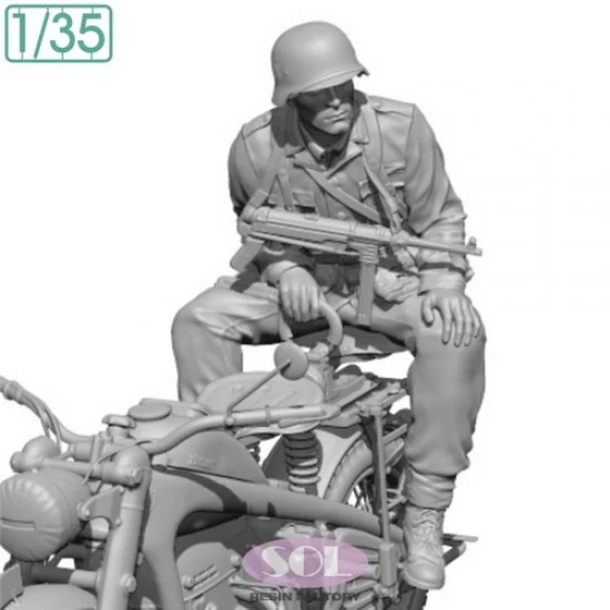 SOL Resin Factory MM882 1/35 Rider #2 for WWII German KS750 - Model Figures