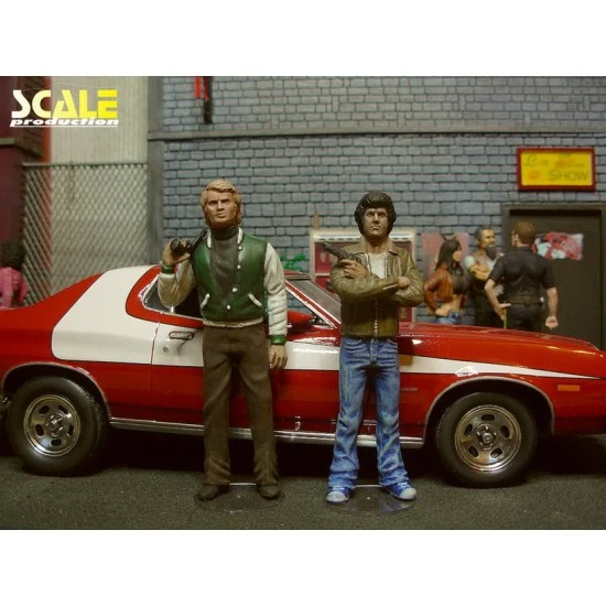 Scale Production TMF24066 1/24 Bay City Cops (2 figures) - Model Cars