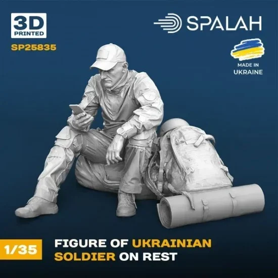 SPALAH 25835 1/35 Ukrainian Soldier on Rest - Model Figures