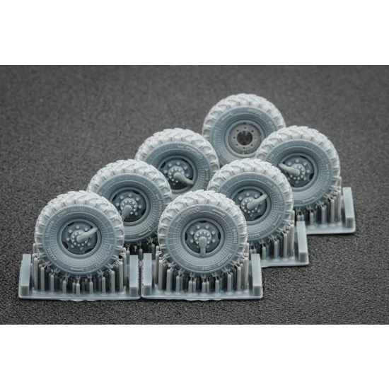 ScaleX WM72001 1/72 Modern ZIL 131 Ordinary Wheel set for ICM kits - Military Vehicles & Tanks