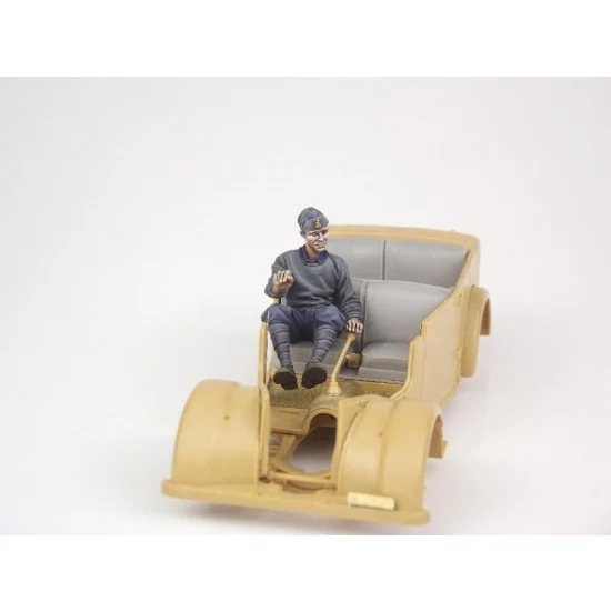 The Bodi 35091 1/35 WWII Italian Driver for 508CM Coloniale Staff Car - Model Figures
