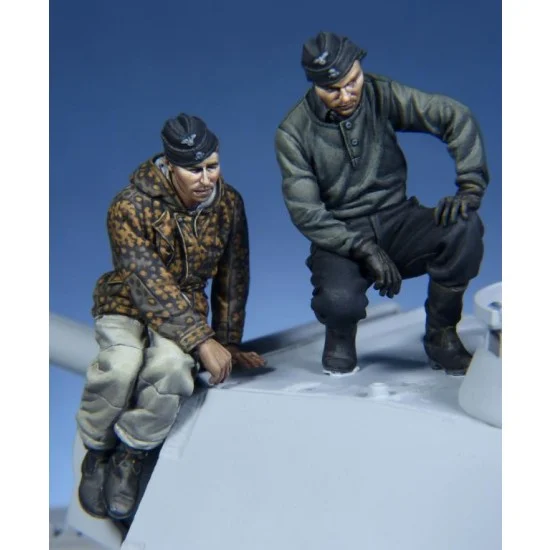 The Bodi 35136 1/35 WWII German Panther Crew (2 figures) - Model Figures