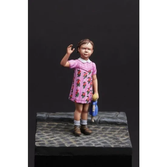 The Bodi 35226 1/35 European Young Girl - Model Figures