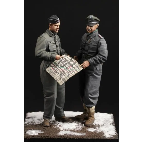 The Bodi 35234 1/35 WWII Kharkov 1943 (2 figures) - Model Figures