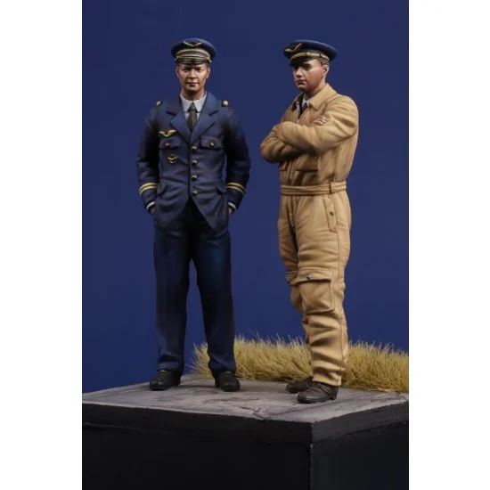The Bodi 54007 54mm, 1/32 WWII French Pilots (2 figures) - Model Figures