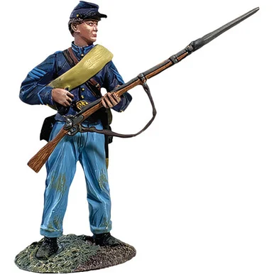 Union Sergeant Standing Reach for Cap 1/30 Figure William Britain 31410