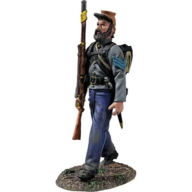 Confederate Infantry Sergeant Marching 1:30 Figure William Britain (31445)