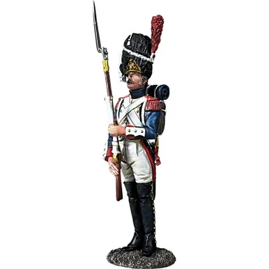 Imperial Guard at Present Arms 1/30 Figure William Britain (36200)