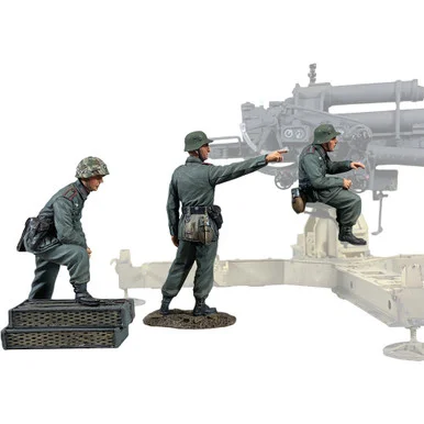 "Surveying the Field" Three Flak Gun Members 1/30 Figures William Britain (25221)