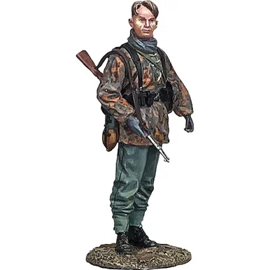 Waffen SS Grenadier Standing with Helmet Off, 1941-45 WILLIAM BRITAIN (25266)