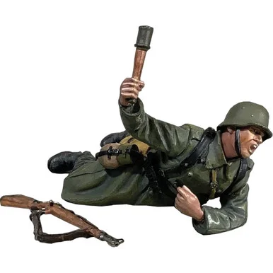 Grenadier Prone Throwing Grenade, 1942-45 1/30 Figure WILLIAM BRITAIN (25167)