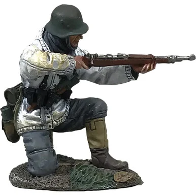 Grenadier Kneeling in White Parka, with 98k, 1943-45 1/30 Fi William Britain (25115)