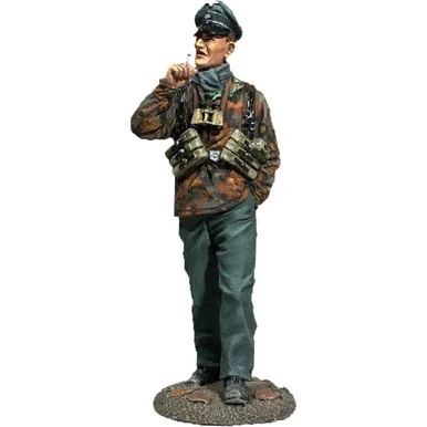 Waffen SS Unterscharführer Walking 1/30 Figure William Britain (25122)