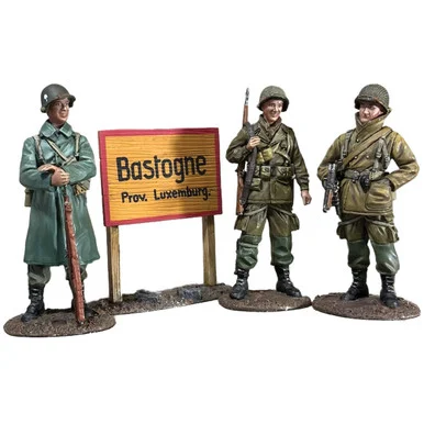 101st Airborne 327th Glider Infantry 1/30 Figure & Sign Set William Britain (25290)