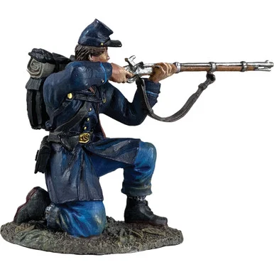 Federal in Frock Coat Kneeling Firing 1/30 Figure William Britain (31370)