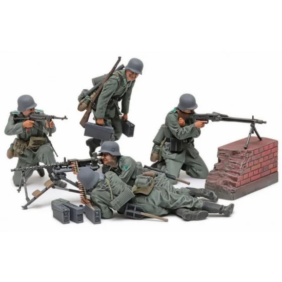 Tamiya 35386 1/35 Mid-WWII German Machine Gun Team Set (5 figures)
