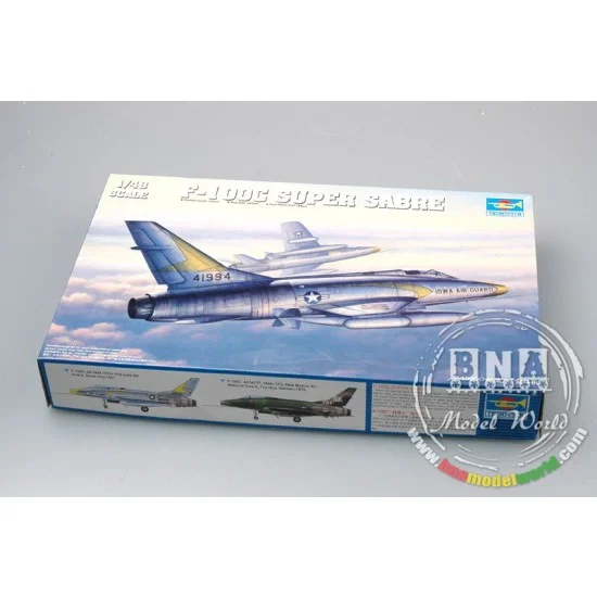 Trumpeter 02838 1/48 F-100C Super Sabre