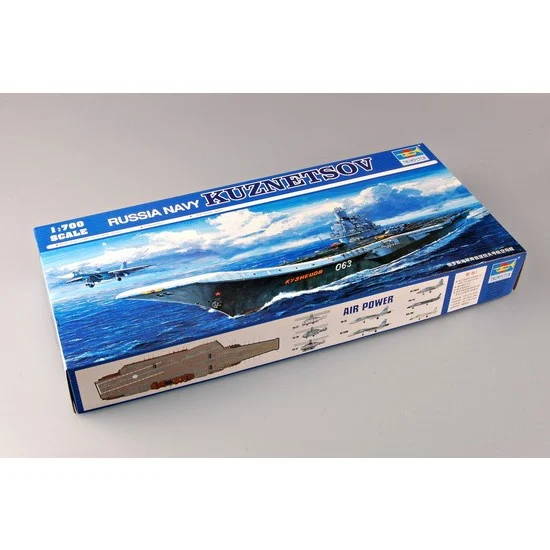 Trumpeter 05713 1/700 Russia Navy Kuznetsov - Model Ships & Boats
