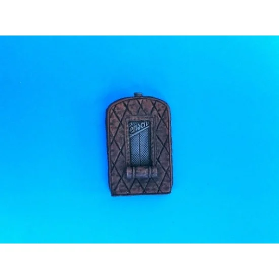 U Models 262 1/35 Henschel Winter Radiator Cover (Opened) - Military Vehicles & Tanks