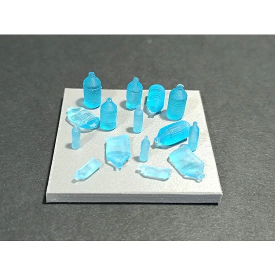 VG DioModels VG64084 1/35 Blue Bottles set - Scenics & Diorama