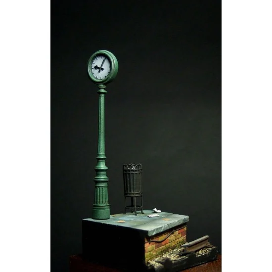 VG DioModels VG64312 54mm Platform Base (Clock and Waste Bin) - Scenics & Diorama