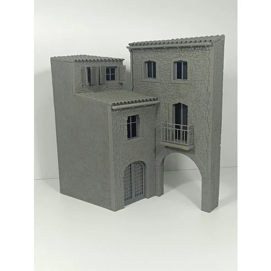 VG DioModels VG64520 1/35 House Type #2 (28cm x 12cm x 28cm) - Scenics & Diorama