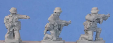 PIG080679 - GERMAN EARLY WAR SMG KNEELING