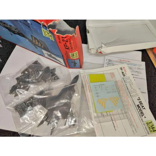 Tori Factory TF-A03-DA 1/144 ROK AF KAI KF-21 Boramae Twin Seats Jet Fighter (box damaged)