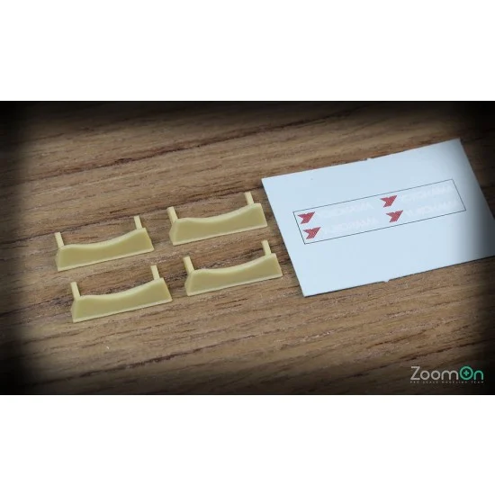 ZoomOn Z044 1/24 Yokohama Tyres Stand - Model Cars