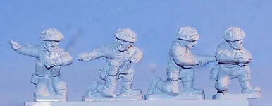 PIG080483 - BRITISH LATE WAR AT GUN CREW