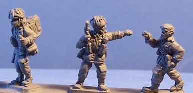 PIG080055 - BRITISH PARA COMMAND, HELMET