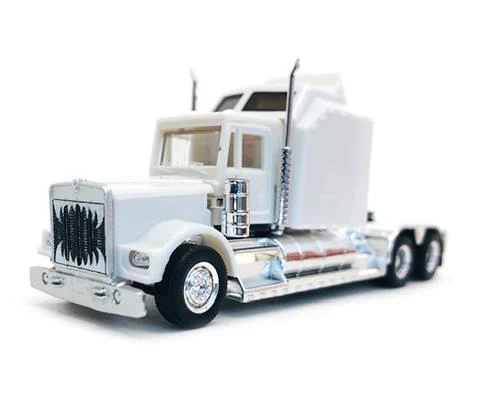 Kenworth W900 with Extra Large Sleeper in White with Growl on Grill - PROMOTEX