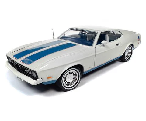 1972 Ford Mustang Fastback in White - Class of 1972