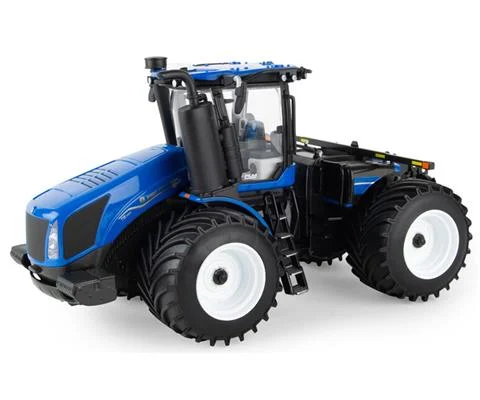 New Holland T9 700 4WD Tractor with LSW Tires - Prestige Collection