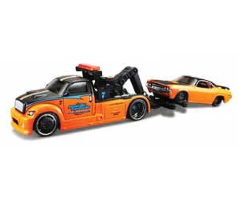 Maisto Wrecker with a 1970 Dodge Challenger R/T - Elite Transport Series