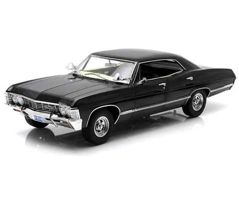 1967 Chevrolet Impala Sport Sedan in Tuxedo Black - GREENLIGHT
