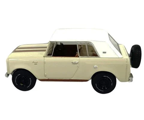 1967 International Scout 800 Sportop in Cream and Brown - GREENLIGHT