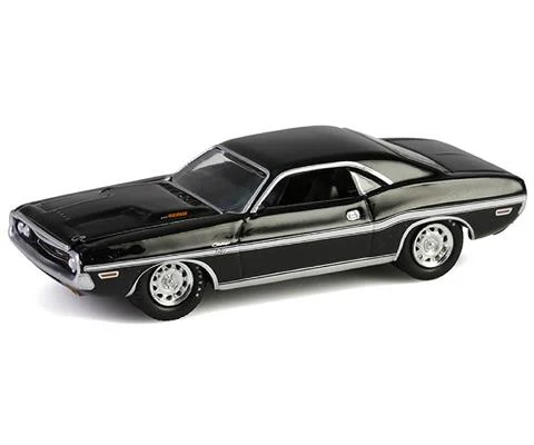1970 Dodge Challenger R/T 440 in Black - GREENLIGHT