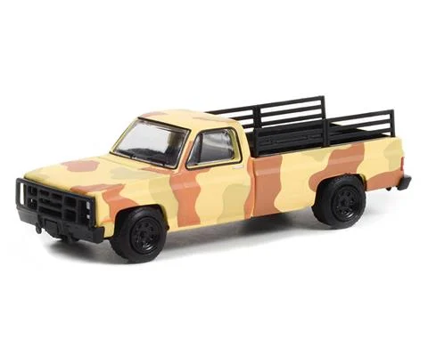 1987 Chevrolet M1008 CUCV Pickup in Desert Camouflage with Troop Seats in Truck Bed - GREENLIGHT