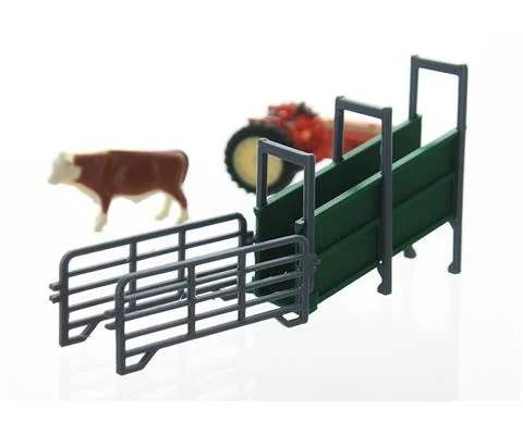 Livestock Loading Chute - semi trailer height - Green and Gray