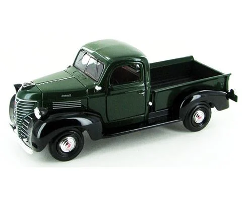 1941 Plymouth Pickup in Green - MOTORMAX