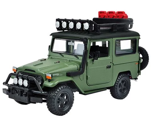 Toyota FJ40 Off-Road Truck in Matte Green
