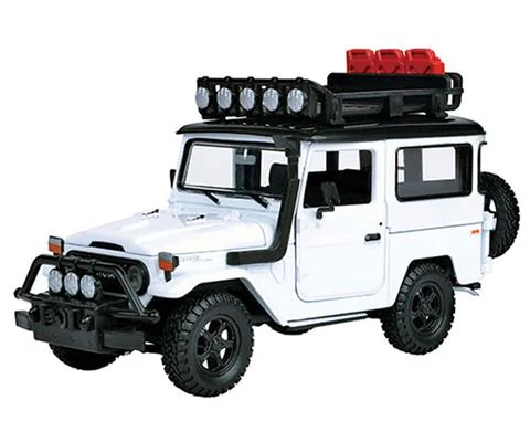 Toyota FJ40 Off-Road Truck in White