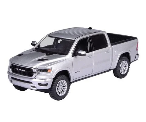 2019 Ram 1500 Laramie Crew Cab in Silver - MOTORMAX