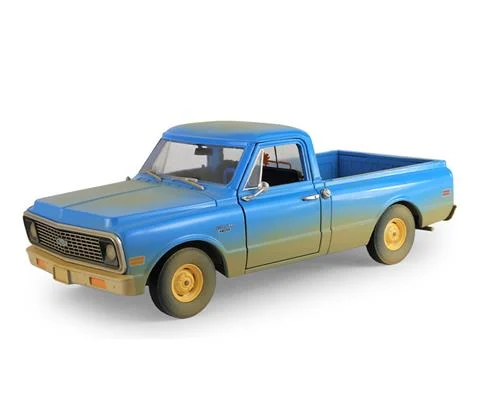 1971 Chevrolet C-10 in Blue with Dirt Designs and Movie Decoration - The Texas Chainsaw Massacre 1974