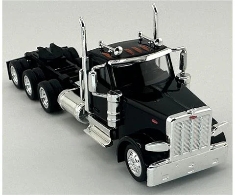 Peterbilt 589 3-Axle Day Cab in Black