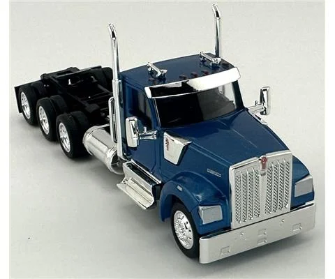 Kenworth W990 3-Axle Day Cab in Blue Metallic